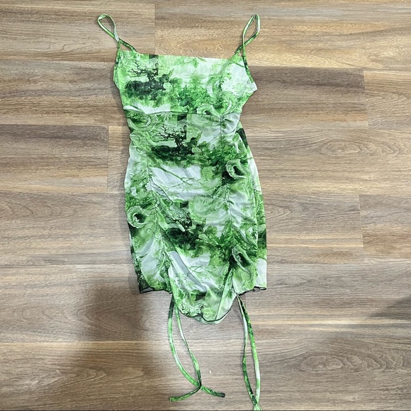 Pretty Little Thing Dress- TAGS - Picture 5 of 5